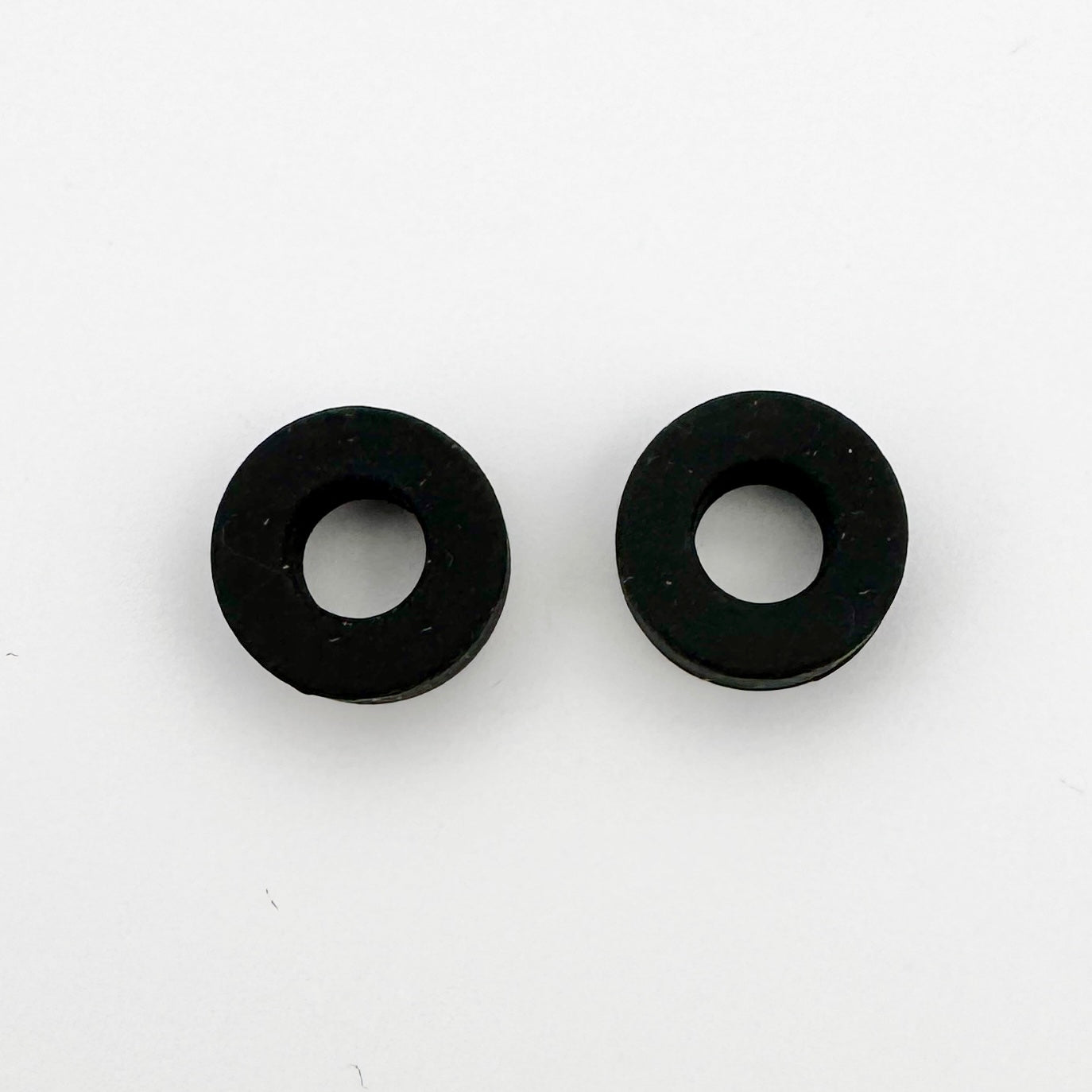 Auto World Front Tires (1 Pair) for ThunderJet Slot Car Chassis Side View