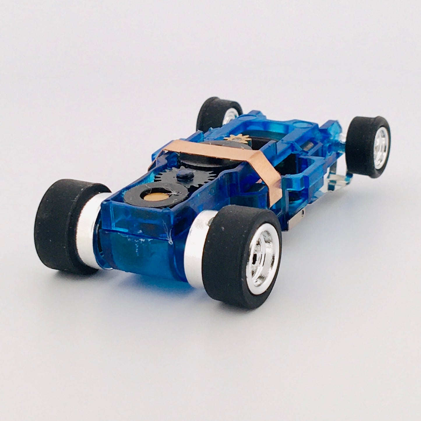 Auto World 4Gear Slot Car Chassis, Translucent Blue, Chrome Wheels