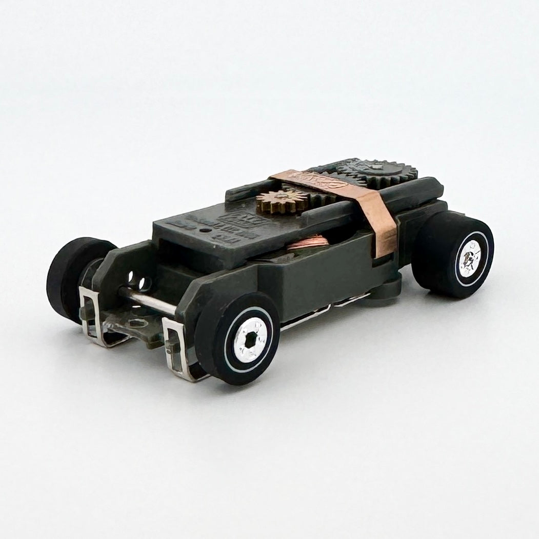 Auto World ThunderJet UltraG Chassis, Chrome Wheels, White Line Tires