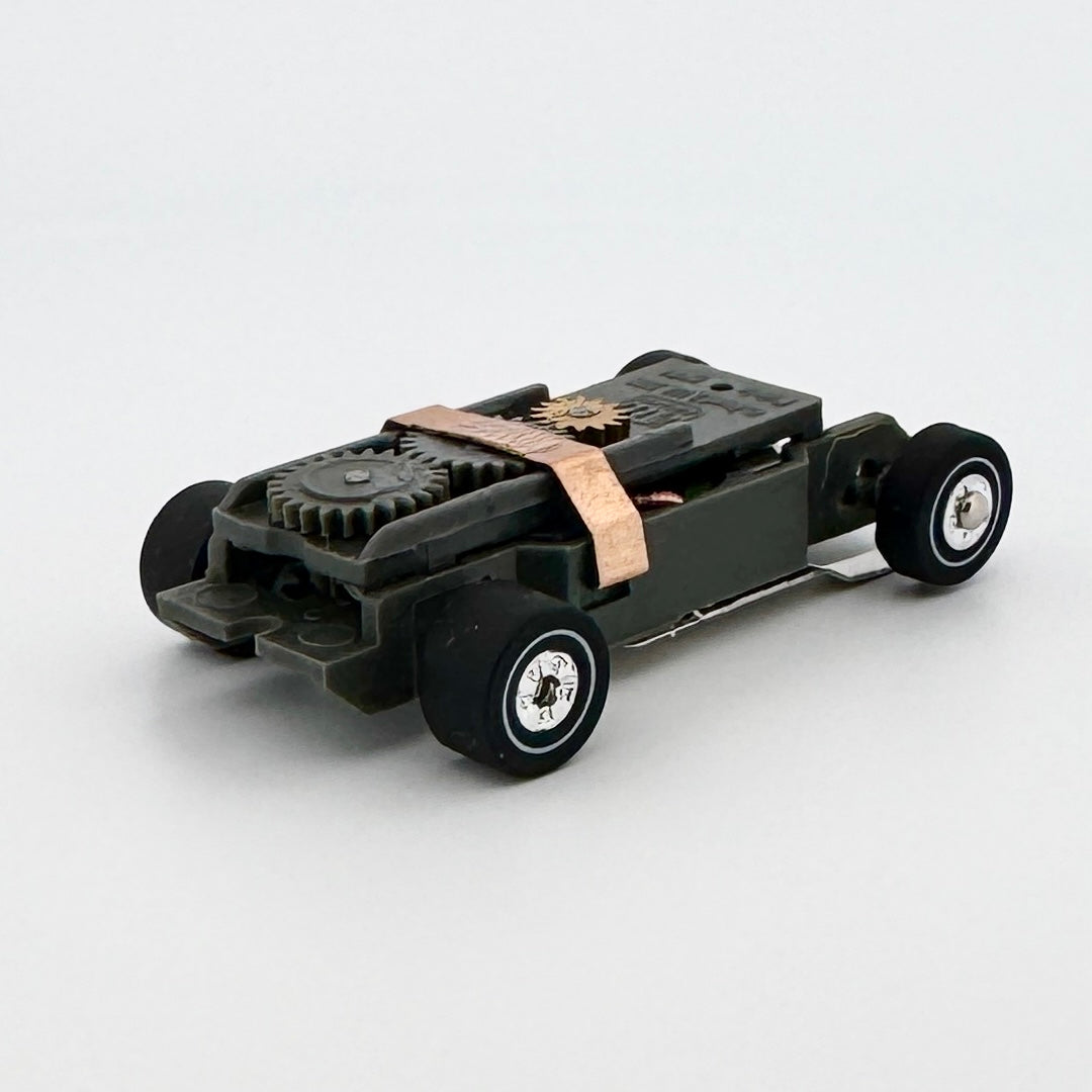 Auto World ThunderJet UltraG Chassis, Chrome Wheels, White Line Tires