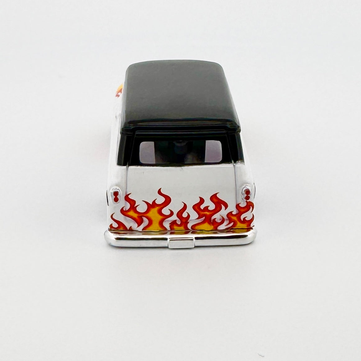 Auto World 1957 Chevy Suburban Body, White Flames, Fits TJet ThunderJet Chassis, H.O. Slot Cars