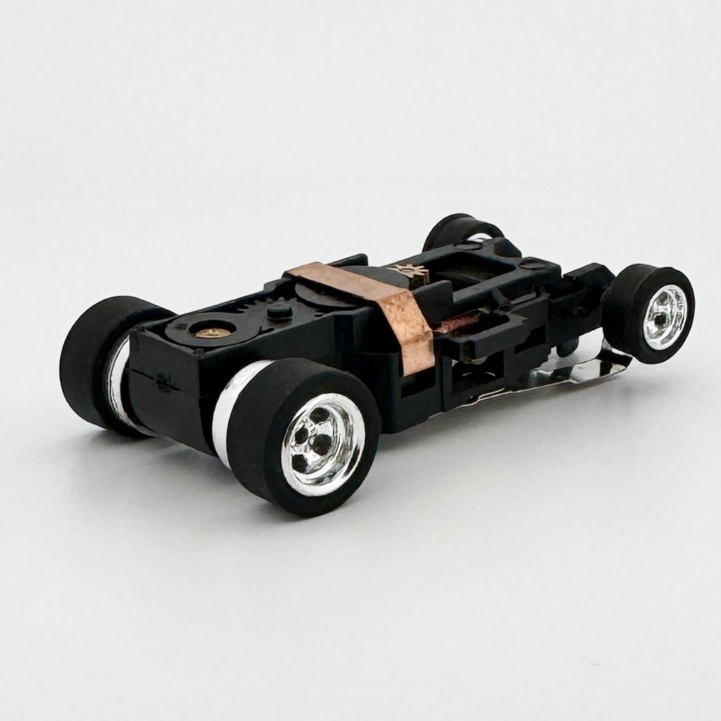 Auto World 4Gear Slot Car Chassis, Chrome Wheels, Black Tires