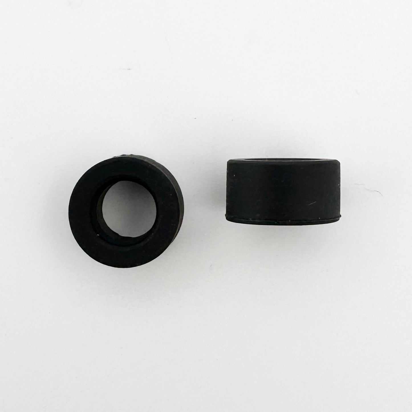 Auto World Rear Tires (1 Pair) for XTraction Slot Car Chassis Top View