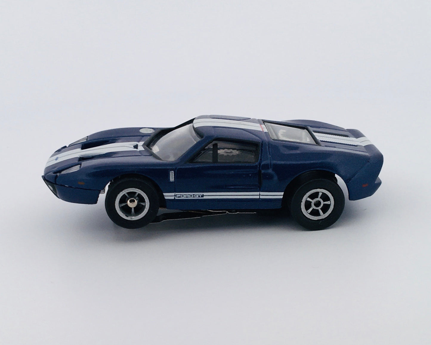 2005 Ford GT, Lighted FlameThrower (Blue) H.O. Scale Slot Car, Xtraction Chassis