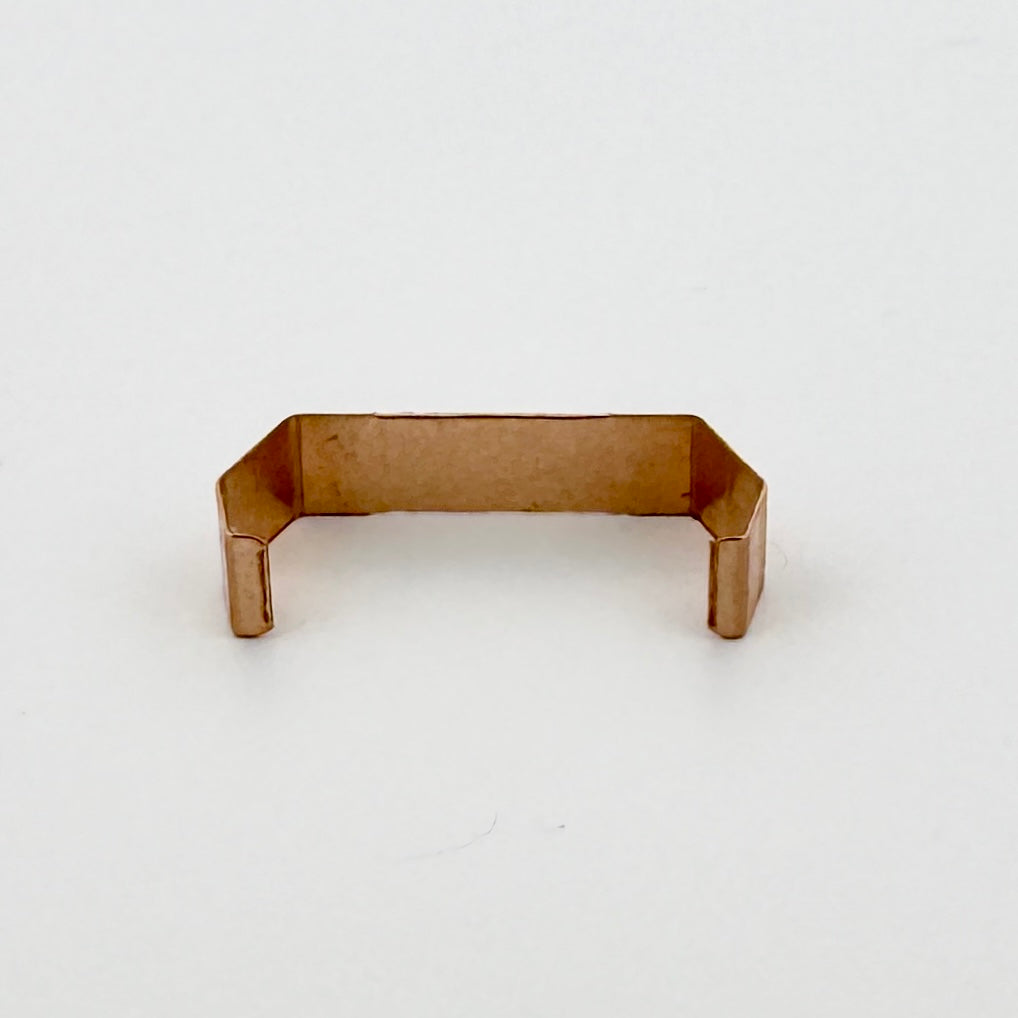 Auto World Gear Plate Clamp (1 Clamp) for 4Gear Slot Car Chassis Side View