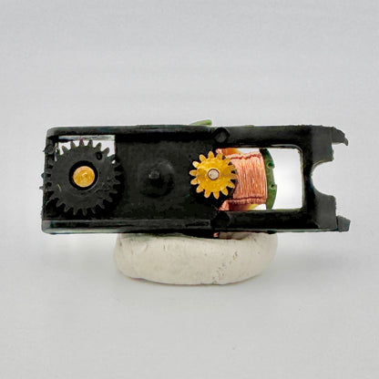 Auto World Armature & Gear Plate for XTraction Slot Car Chassis Top View
