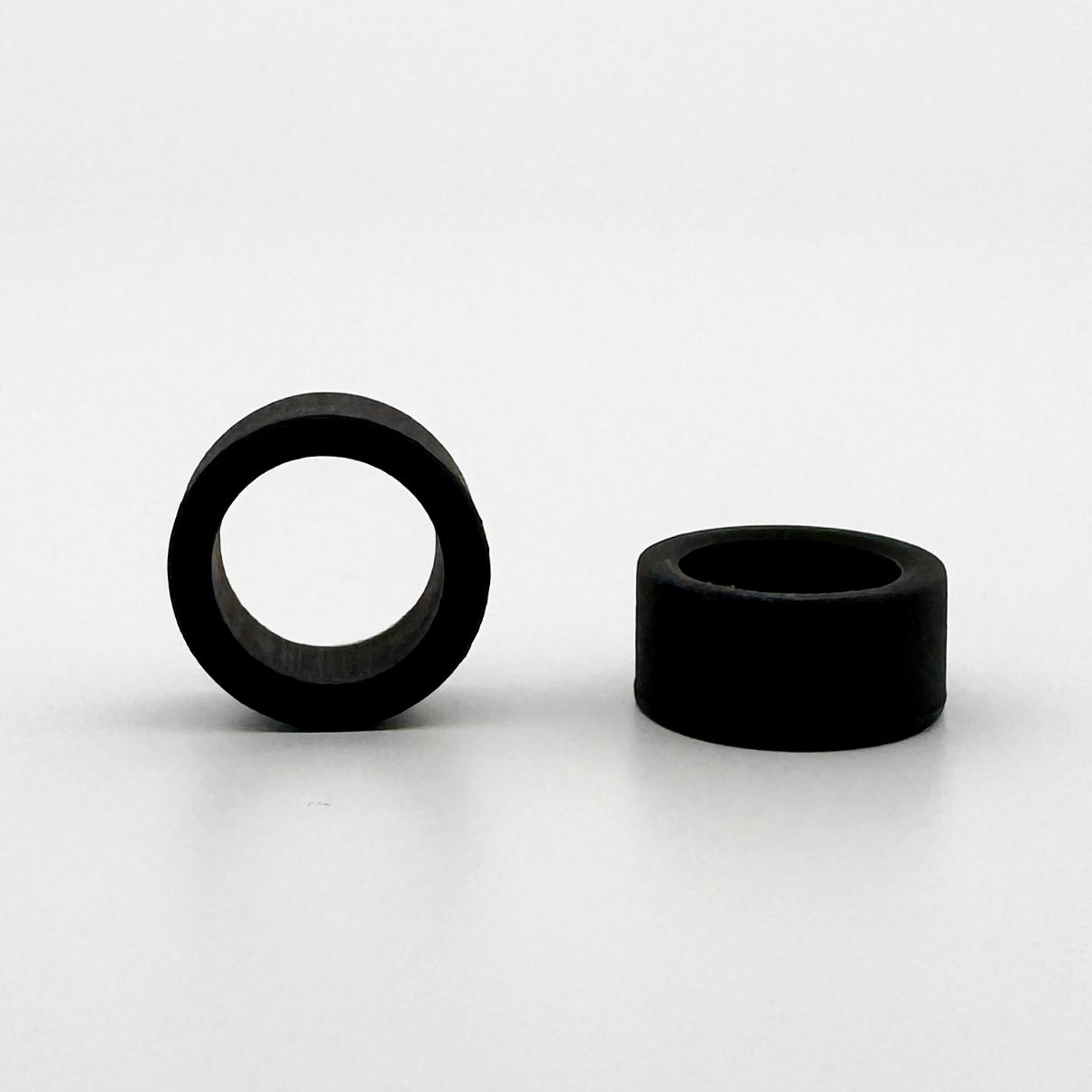 Auto World Rear Tires (1 Pair) for 4Gear Slot Car Chassis