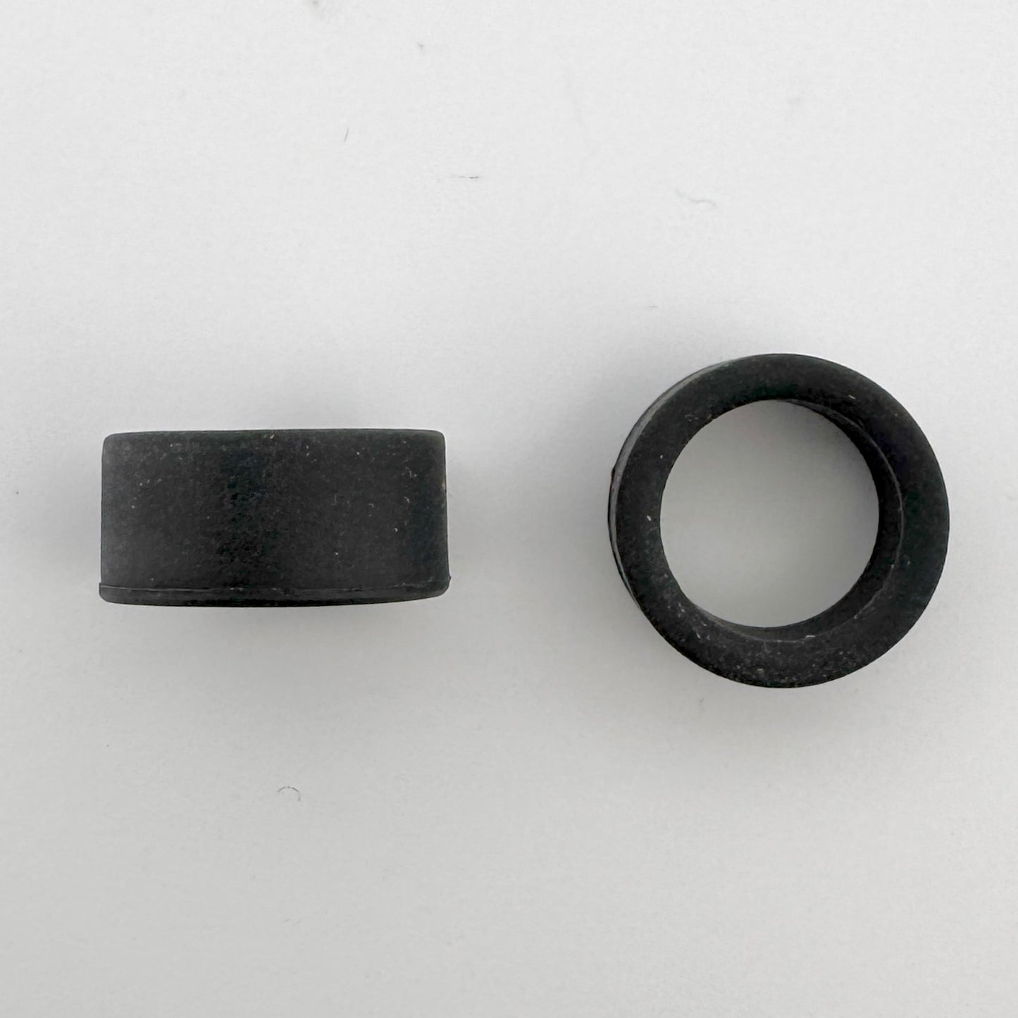 Auto World Rear Tires (1 Pair) for 4Gear Slot Car Chassis Top View