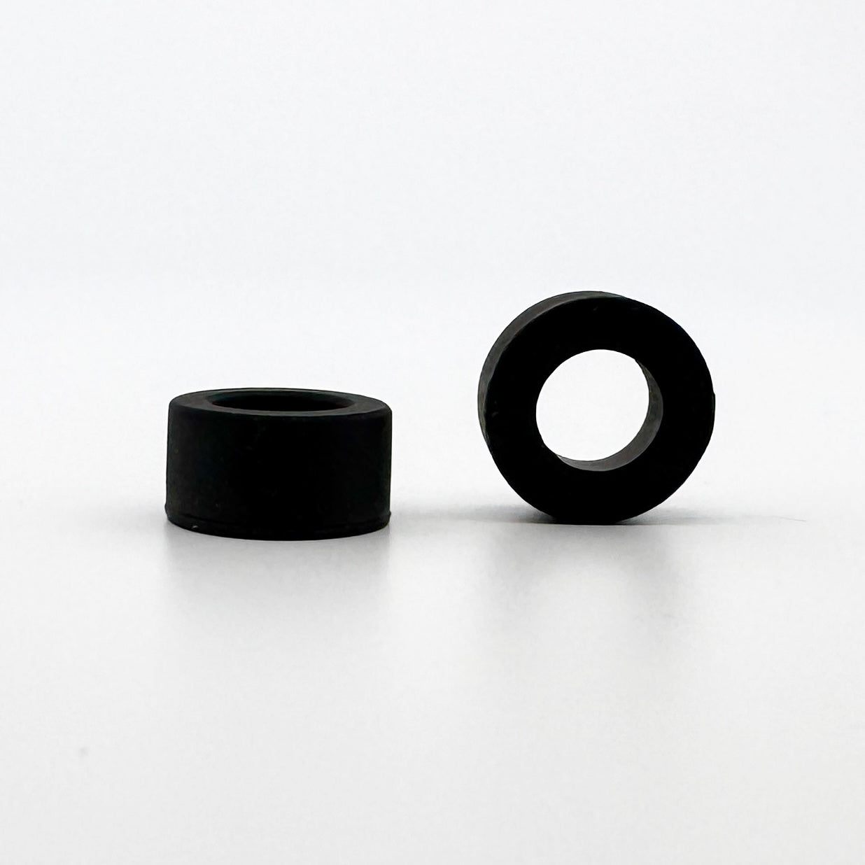 Auto World Rear Tires (1 Pair) for XTraction Slot Car Chassis