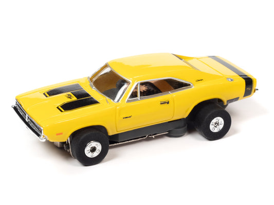 1969 Dodge Charger RT (Yellow) H.O. Scale Slot Car, ThunderJet Chassis | Auto World